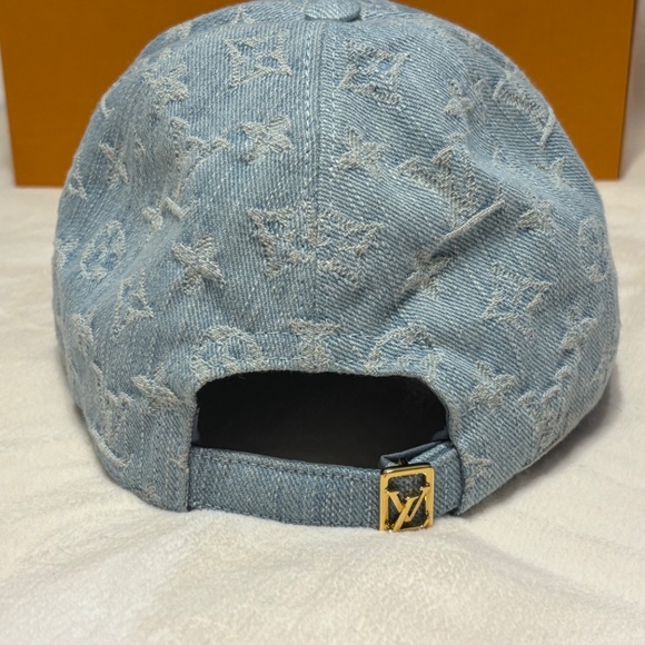 Louis Vuitton Denim Cap - Picture 5 of 7